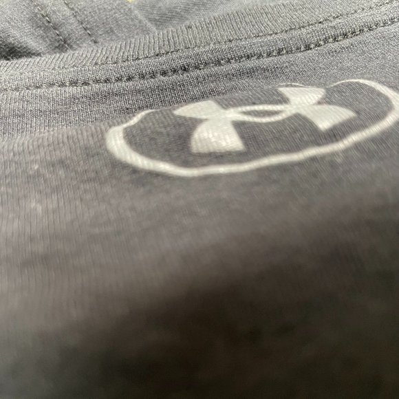 Men's Black Loose Fitting Under Armour T-Shirt Size Medium - Picture 6 of 8